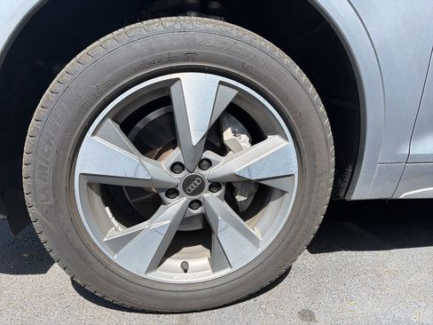 Used 2023 Audi Q5 2.0T Premium Plus w/ Premium Plus Package image 7