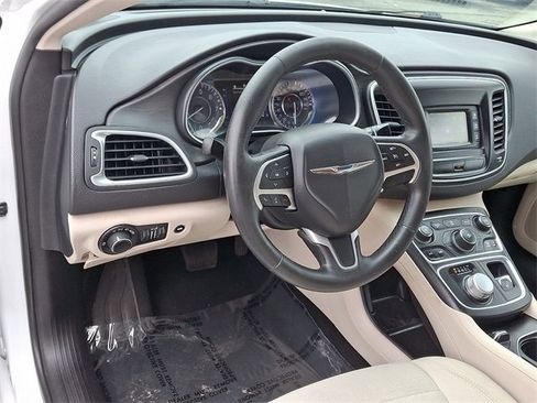 Used 2015 Chrysler 200 Limited w/ Convenience Group image 11