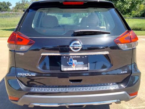 Used 2017 Nissan Rogue S image 6