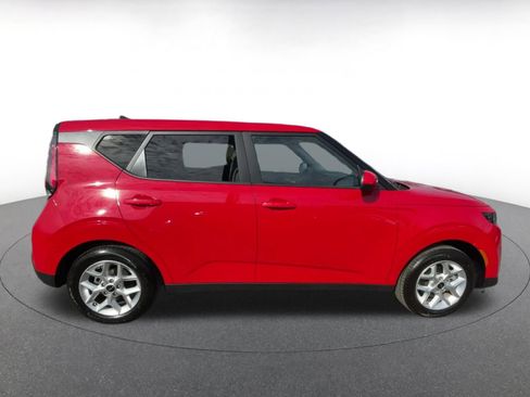 Used 2025 Kia Soul LX w/ LX Technology Package image 16