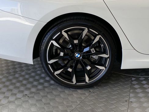 Used 2025 BMW 330i xDrive Sedan w/ M Sport Package image 10