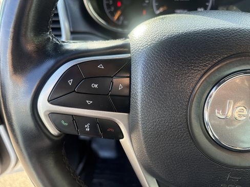 Used 2022 Jeep Grand Cherokee Limited image 14