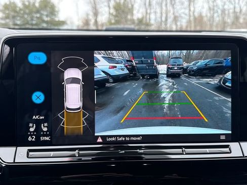 Used 2024 Volkswagen Atlas Cross Sport SE image 19