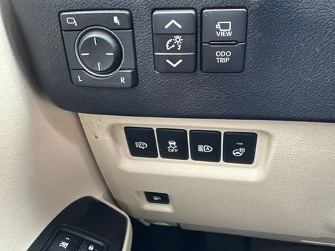 Used 2023 Lexus GX 460 Luxury w/ Accessory Package AWD/4WD image 8