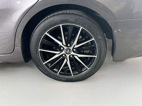 Used 2023 Toyota Camry SE image 11