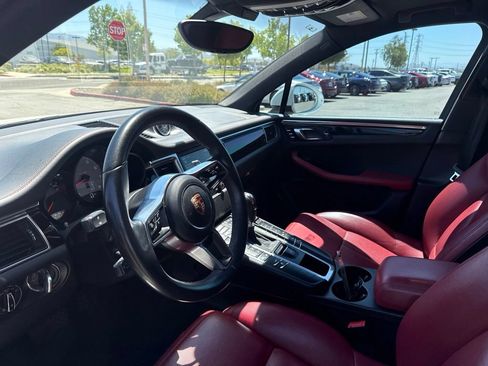 Used 2015 Porsche Macan S AWD/4WD image 9