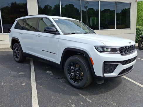 New 2026 Jeep Grand Cherokee L 4WD image 2
