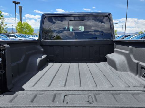 Used 2024 Jeep Gladiator Rubicon AWD/4WD image 11