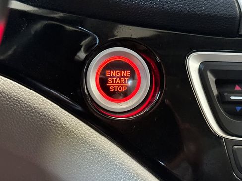 Used 2019 Honda Pilot Touring image 27