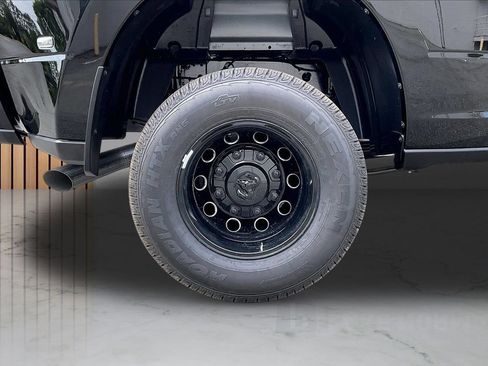 New 2026 RAM 3500 Big Horn AWD/4WD image 35