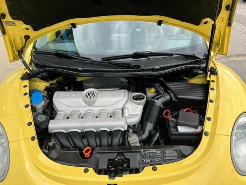 Used 2009 Volkswagen Beetle S FWD image 9