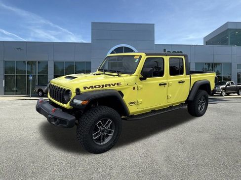 Used 2024 Jeep Gladiator Mojave w/ Technology Group image 3