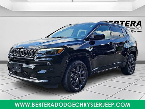 Used 2025 Jeep Compass Limited w/ High Altitude Package AWD/4WD image 3