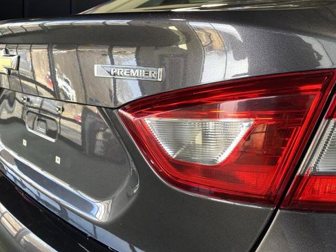 Used 2017 Chevrolet Cruze Premier image 28