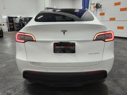 Used 2021 Tesla Model Y Long Range AWD/4WD image 9