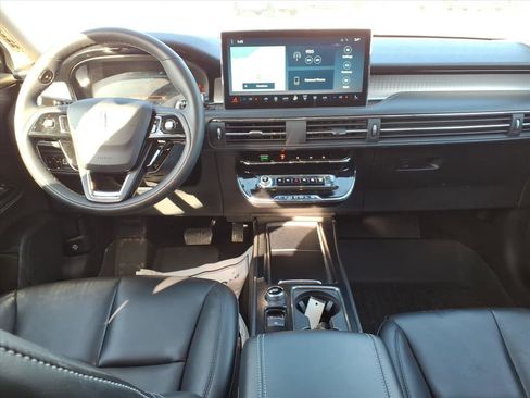 Used 2023 Lincoln Corsair AWD image 12