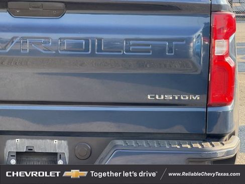 Used 2020 Chevrolet Silverado 1500 Custom w/ Custom Value Package AWD/4WD image 6