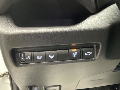 Used 2022 Toyota RAV4 XLE w/ Convenience Package image 27