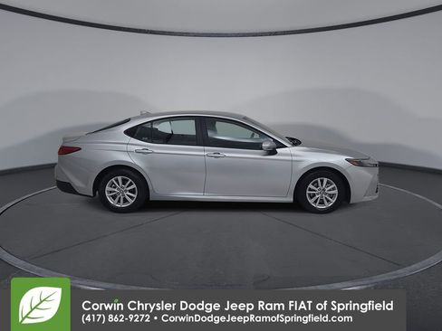 Used 2026 Toyota Camry LE FWD image 17