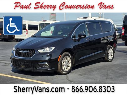 Used 2026 Chrysler Pacifica Select