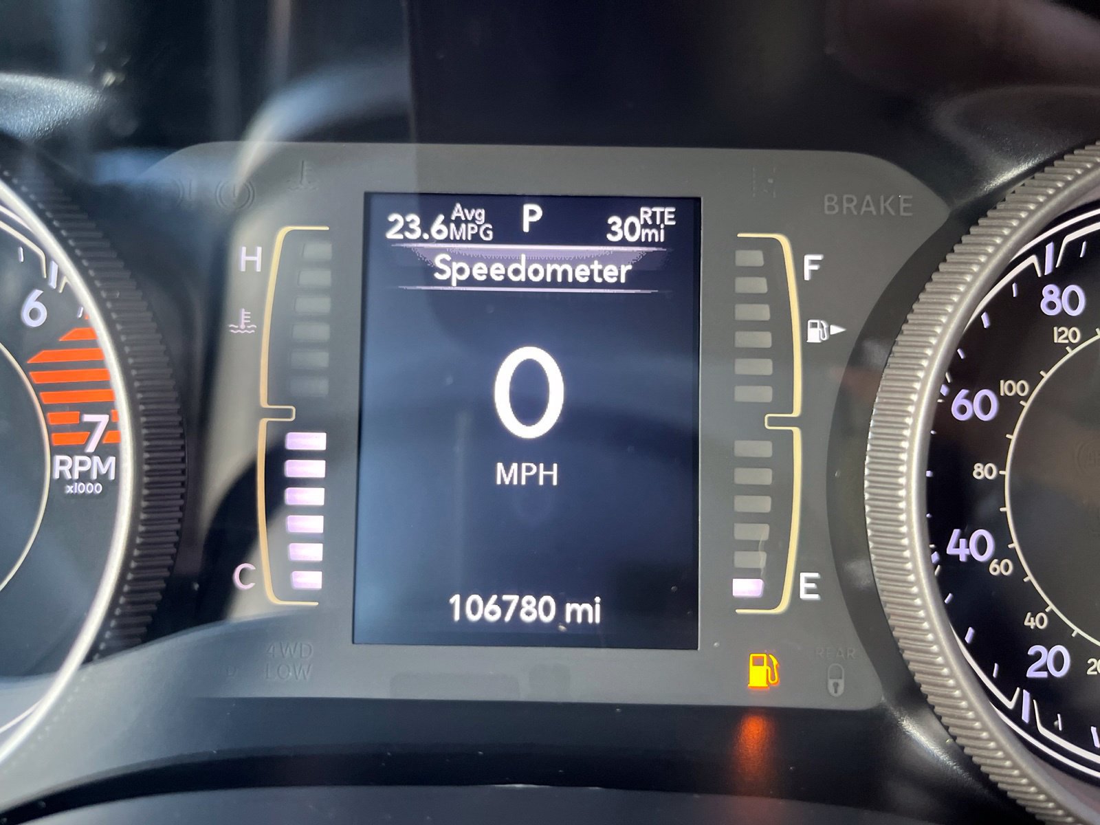 Used 2019 Jeep Cherokee Latitude Plus w/ Cold Weather Group AWD/4WD image 19