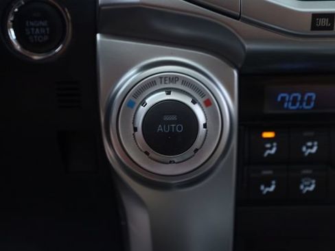 Used 2019 Toyota 4Runner Limited AWD/4WD image 29