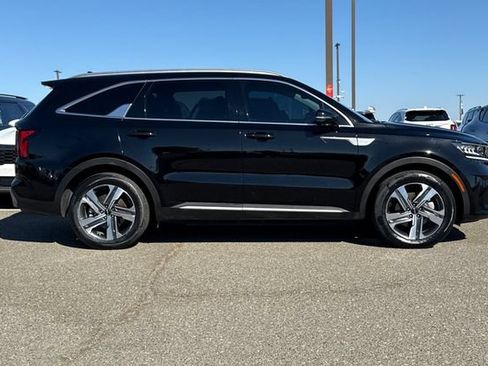 Certified 2023 Kia Sorento EX AWD/4WD image 3