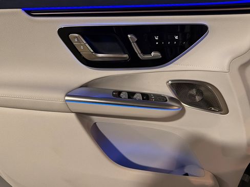 New 2026 Mercedes-Benz EQE 320 4MATIC SUV image 10