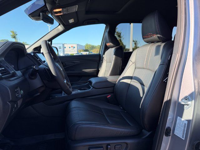 Used 2025 Honda Passport TrailSport image 14