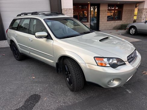 Used 2005 Subaru Outback 2.5XT Limited image 37