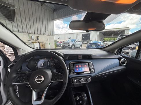 Used 2025 Nissan Versa SV FWD image 30