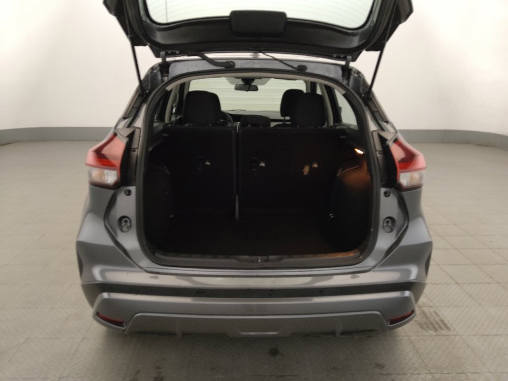 Used 2021 Nissan Kicks S FWD image 29