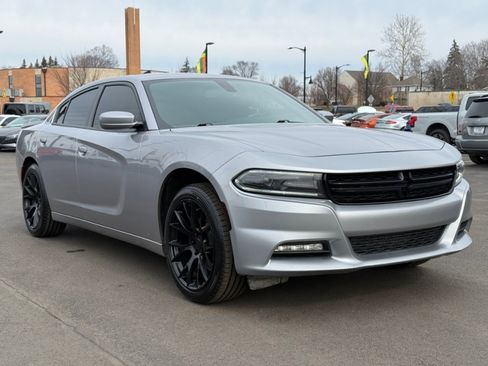 Used 2018 Dodge Charger SXT Plus image 2