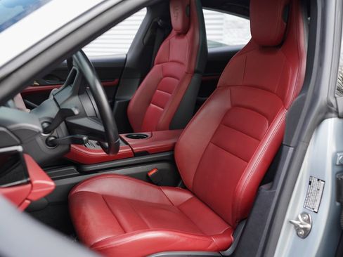 Used 2021 Porsche Taycan 4S w/ Premium Package image 22