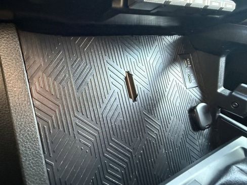 Used 2024 Toyota Tacoma 4x4 Double Cab image 21