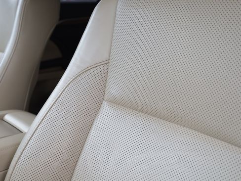 Used 2017 Toyota Highlander Limited image 27