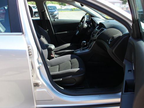 Used 2014 Chevrolet Cruze LT FWD image 30