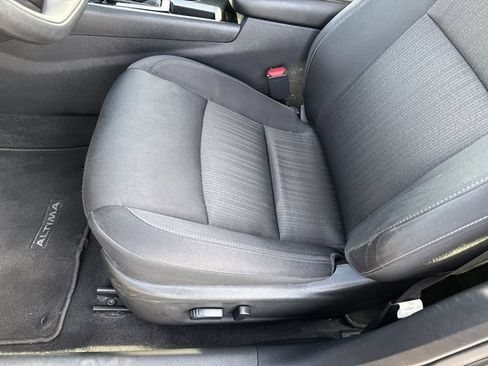 Used 2024 Nissan Altima 2.5 SV image 13