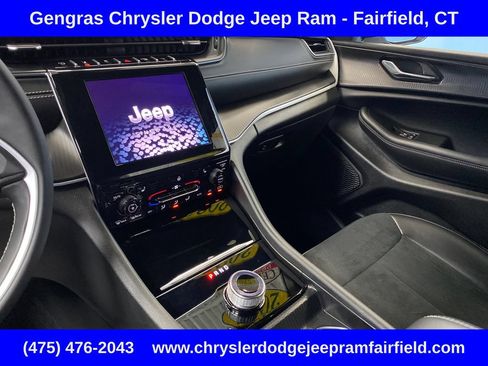 Certified 2025 Jeep Grand Cherokee Altitude AWD/4WD image 14