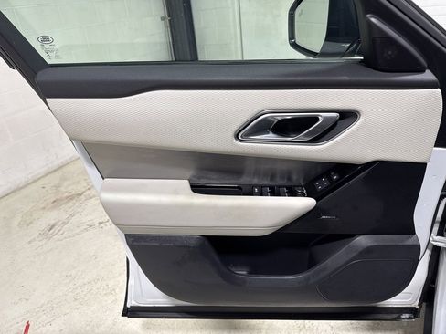 Used 2023 Land Rover Range Rover Velar R-Dynamic S image 12