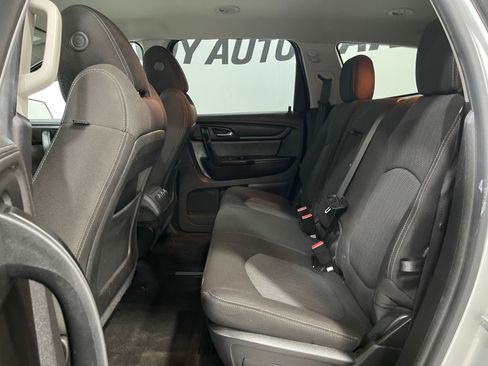 Used 2017 Chevrolet Traverse LT image 29