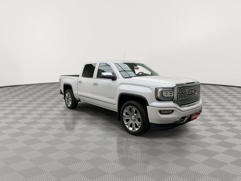 Used 2017 GMC Sierra 1500 Denali w/ Denali Ultimate Package AWD/4WD image 37