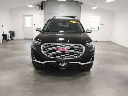 Used 2020 GMC Terrain Denali w/ Denali Premium Package AWD/4WD image 3
