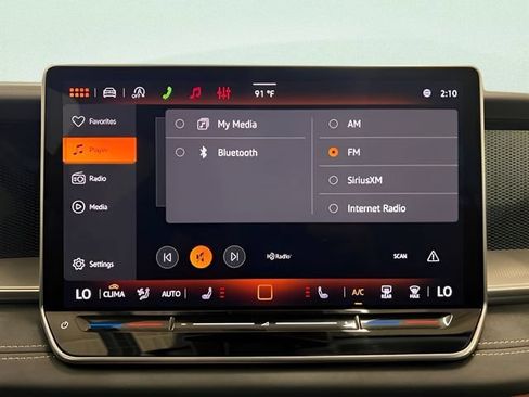 Used 2026 Volkswagen Tiguan SE AWD/4WD image 28