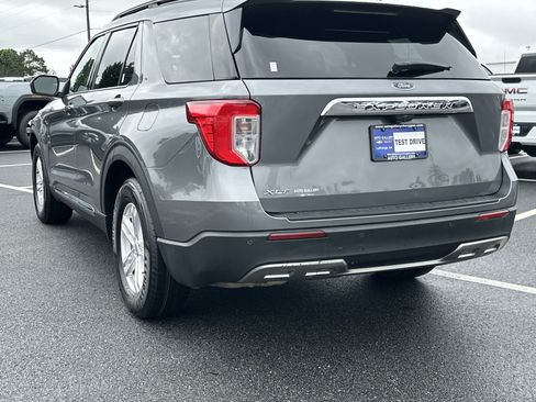 Used 2022 Ford Explorer XLT w/ Equipment Group 202A RWD image 7