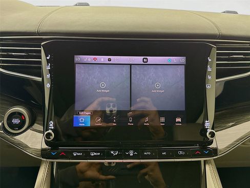 Used 2022 Jeep Wagoneer Series II w/ Premium Group I image 9