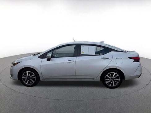 Used 2025 Nissan Versa SV FWD image 9