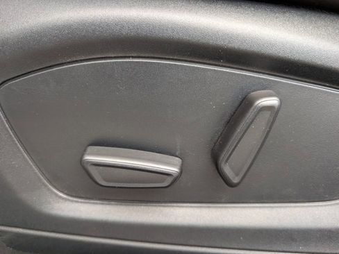 Used 2021 Ford Explorer Base image 16