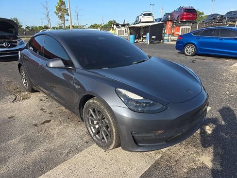 Used 2022 Tesla Model 3 Long Range AWD/4WD image 3