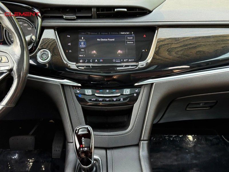 Used 2023 Cadillac XT6 Premium Luxury w/ Technology Package AWD/4WD image 19